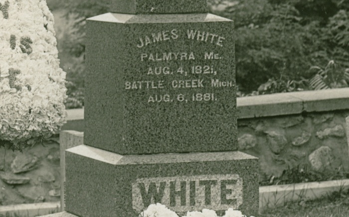 Iglica Kleopatry na grobie Jamesa Springera White
